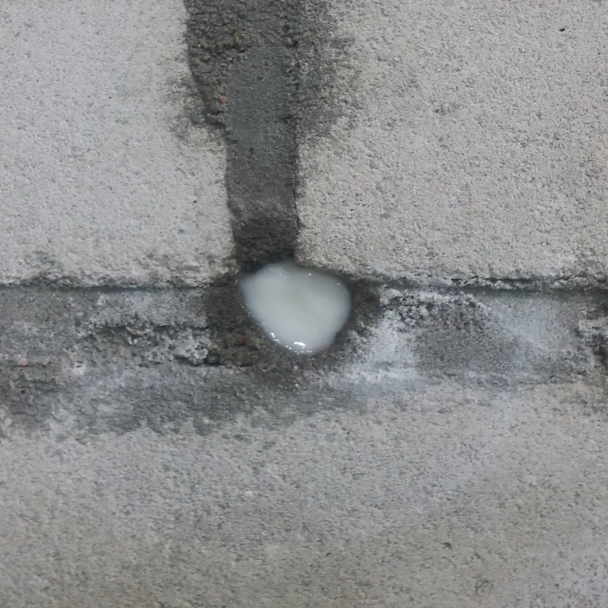 Preparaty do iniekcji murów. Rodzaje, wady i zalety